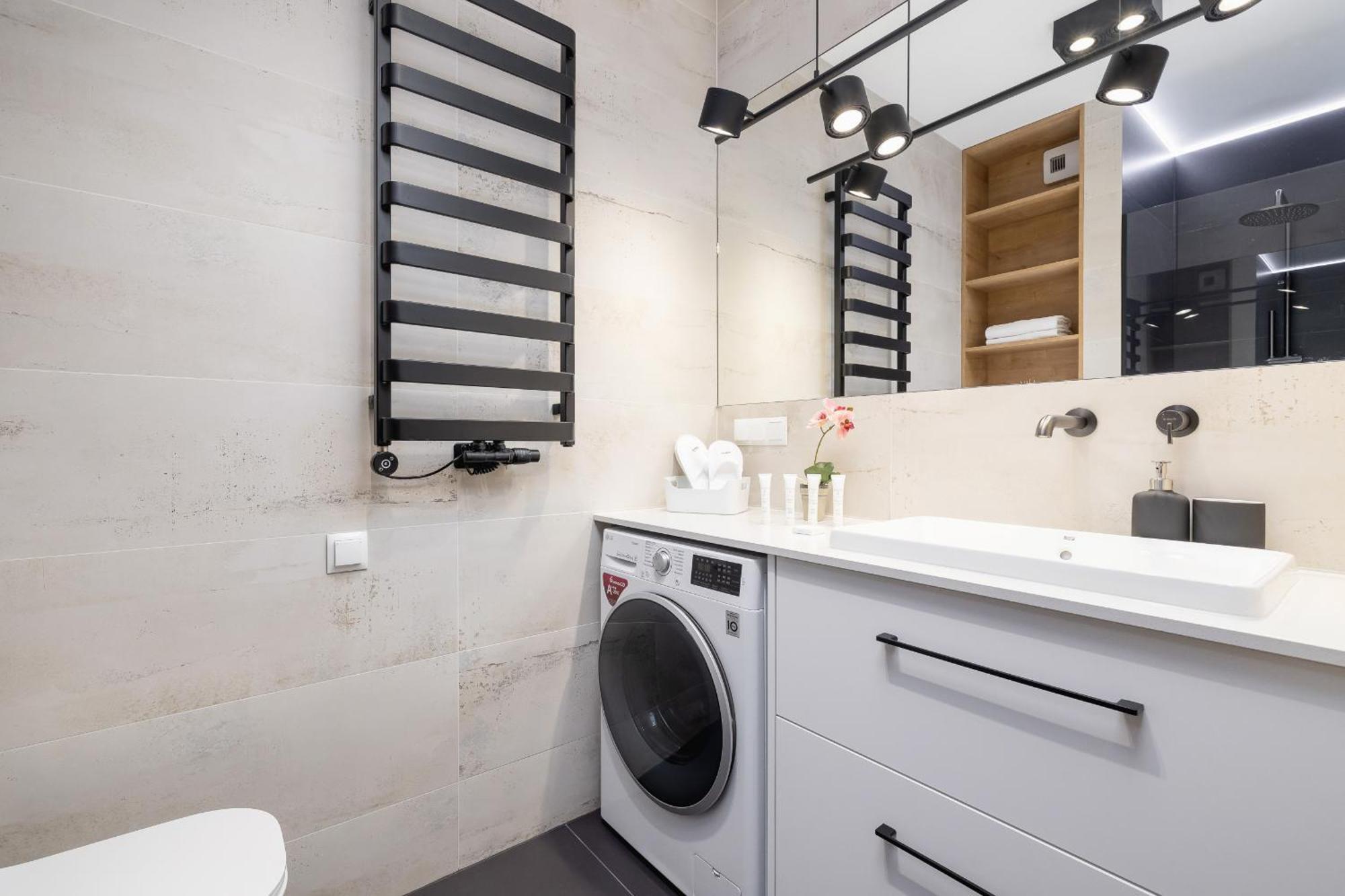 Bright Apartment In Krakow With Garden, Air Conditioning, Parking And Desk By Renters Prestige Luaran gambar