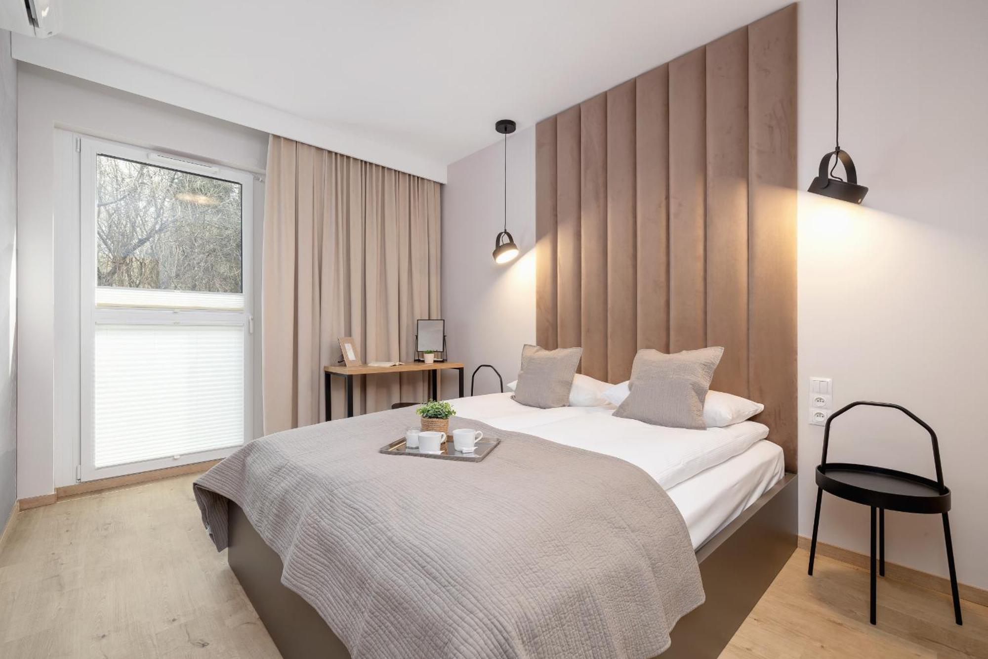 Bright Apartment In Krakow With Garden, Air Conditioning, Parking And Desk By Renters Prestige Luaran gambar