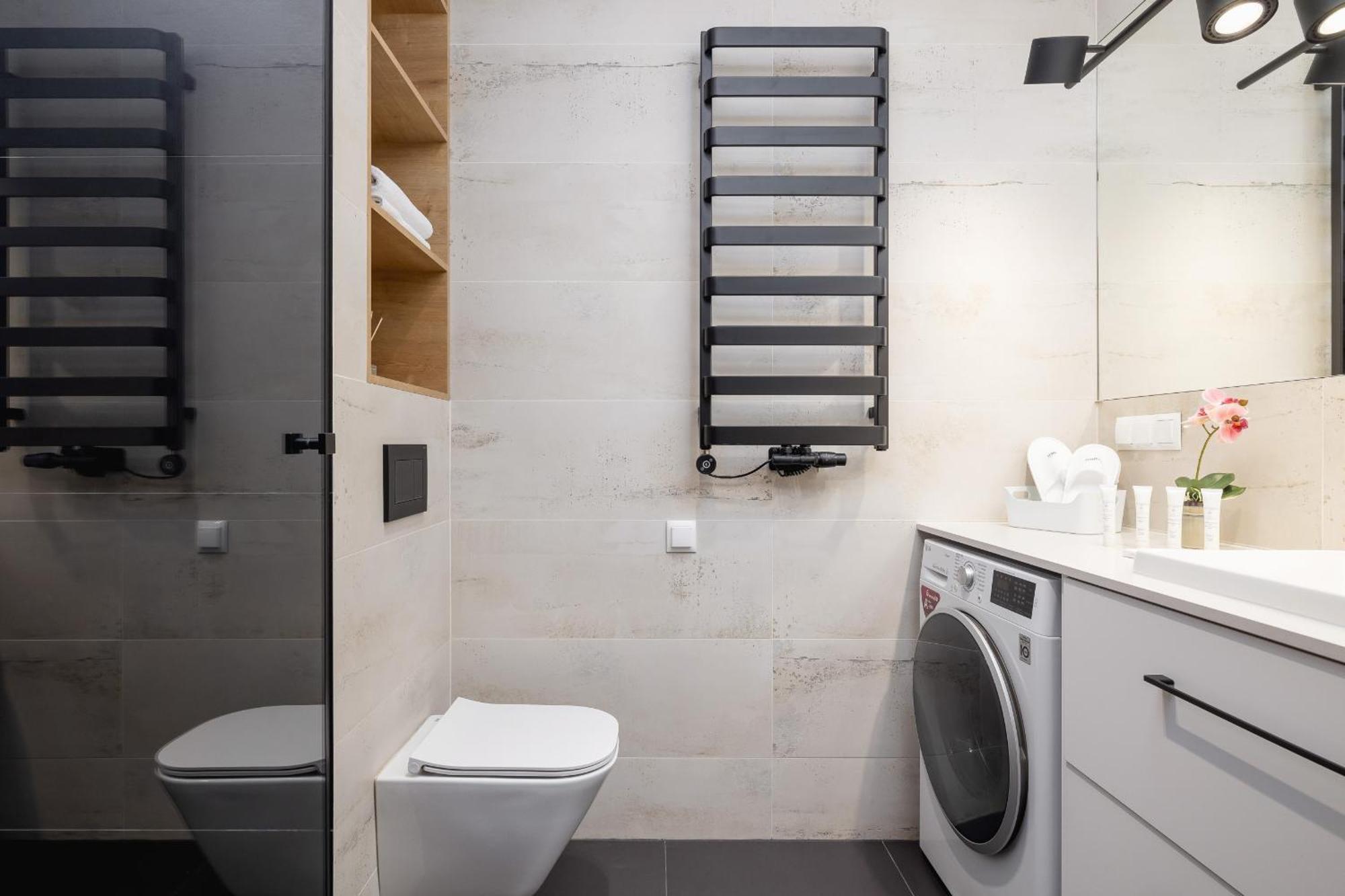 Bright Apartment In Krakow With Garden, Air Conditioning, Parking And Desk By Renters Prestige Luaran gambar