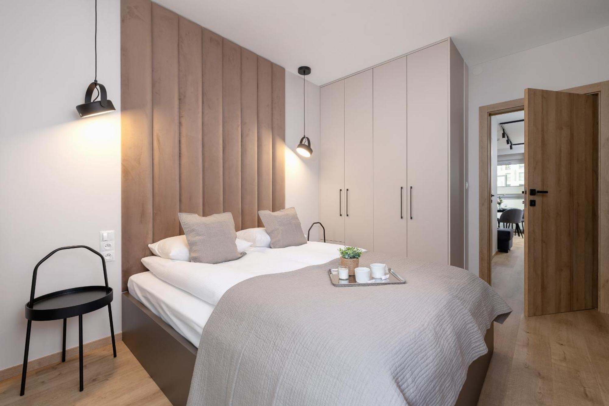 Bright Apartment In Krakow With Garden, Air Conditioning, Parking And Desk By Renters Prestige Luaran gambar