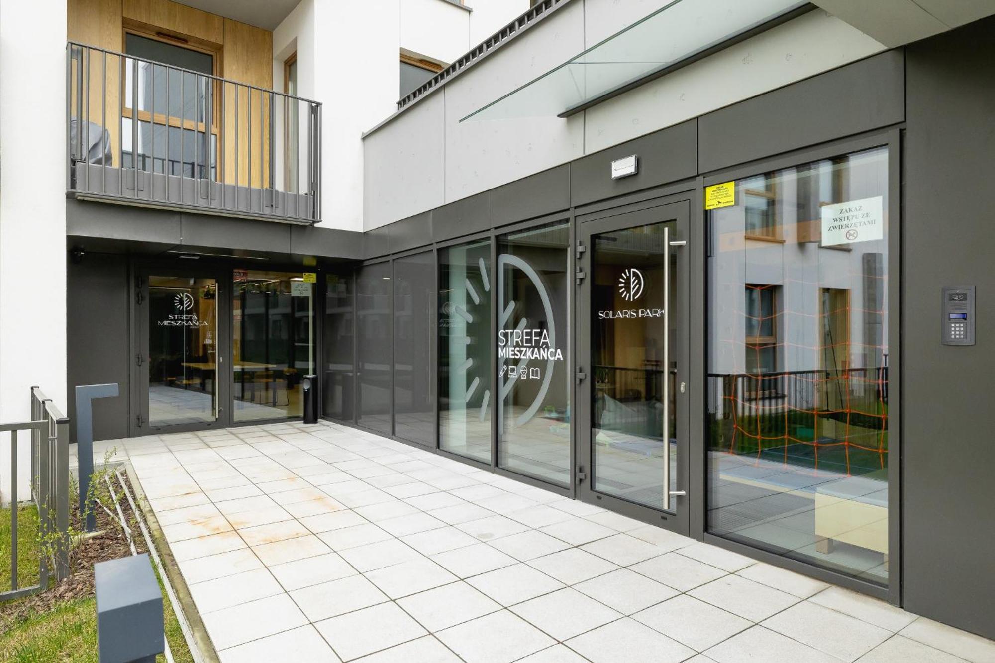 Bright Apartment In Krakow With Garden, Air Conditioning, Parking And Desk By Renters Prestige Luaran gambar