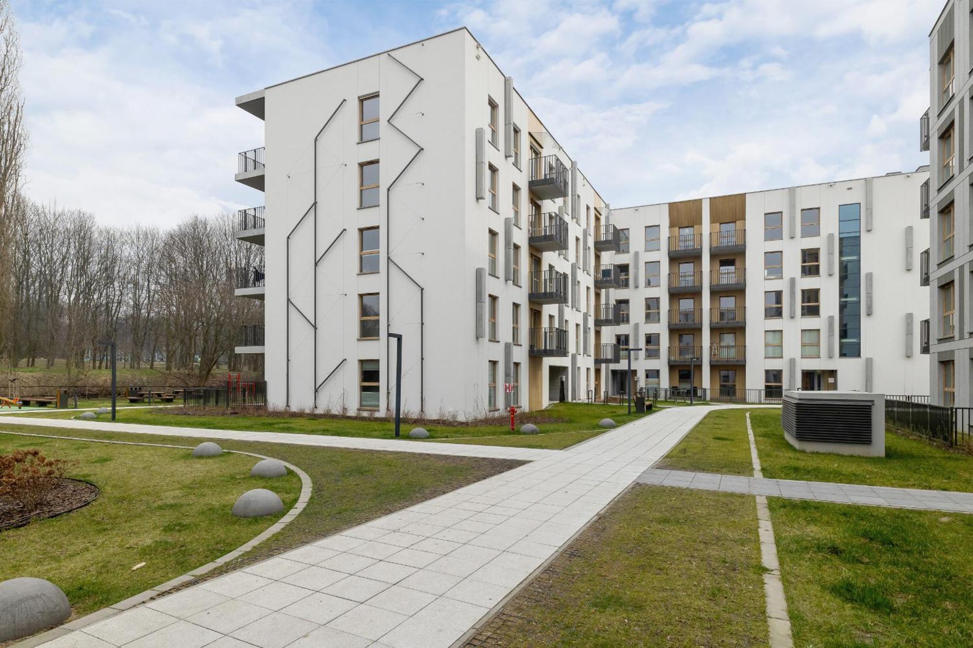 Bright Apartment In Krakow With Garden, Air Conditioning, Parking And Desk By Renters Prestige Luaran gambar