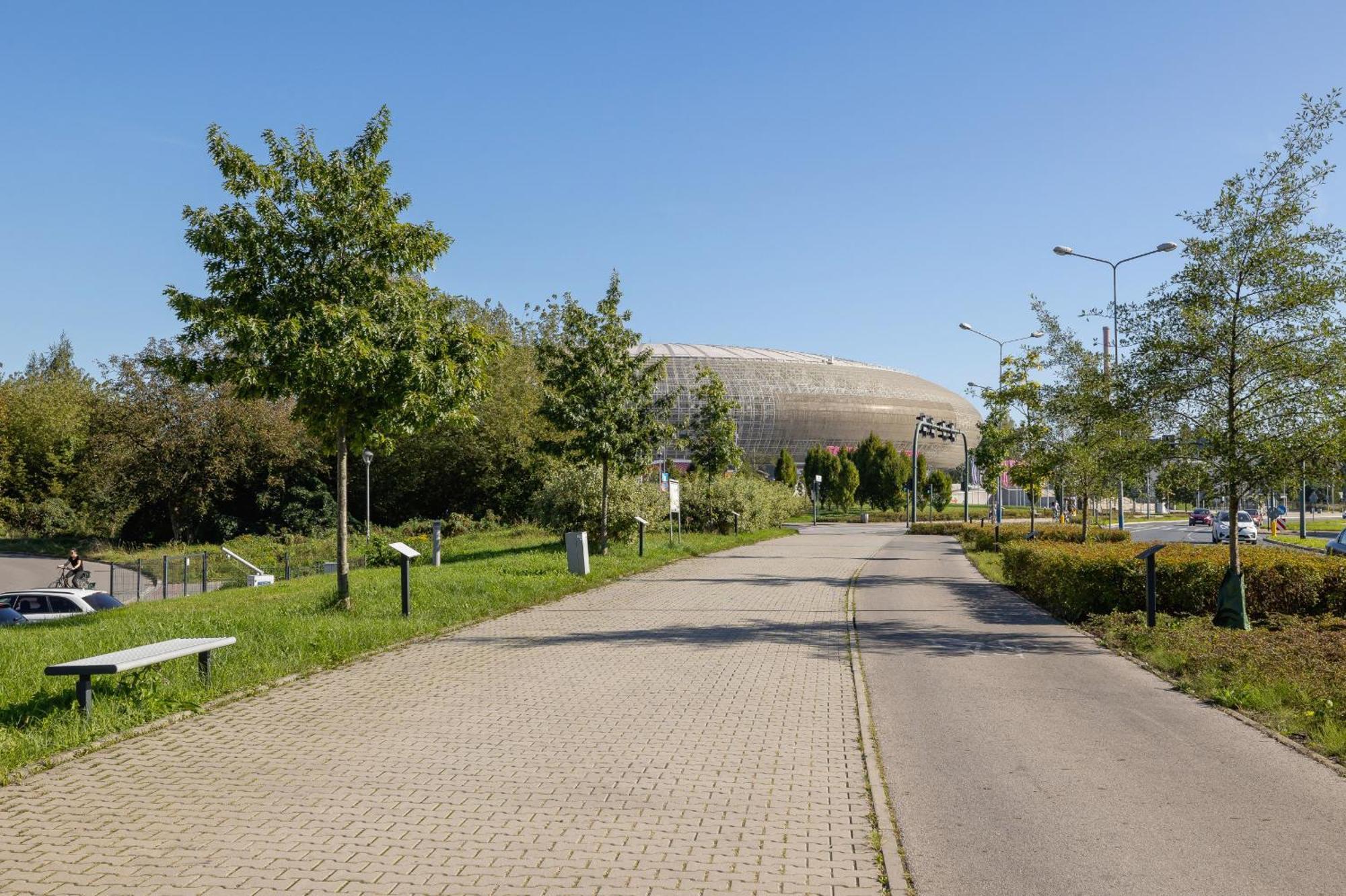 Bright Apartment In Krakow With Garden, Air Conditioning, Parking And Desk By Renters Prestige Luaran gambar