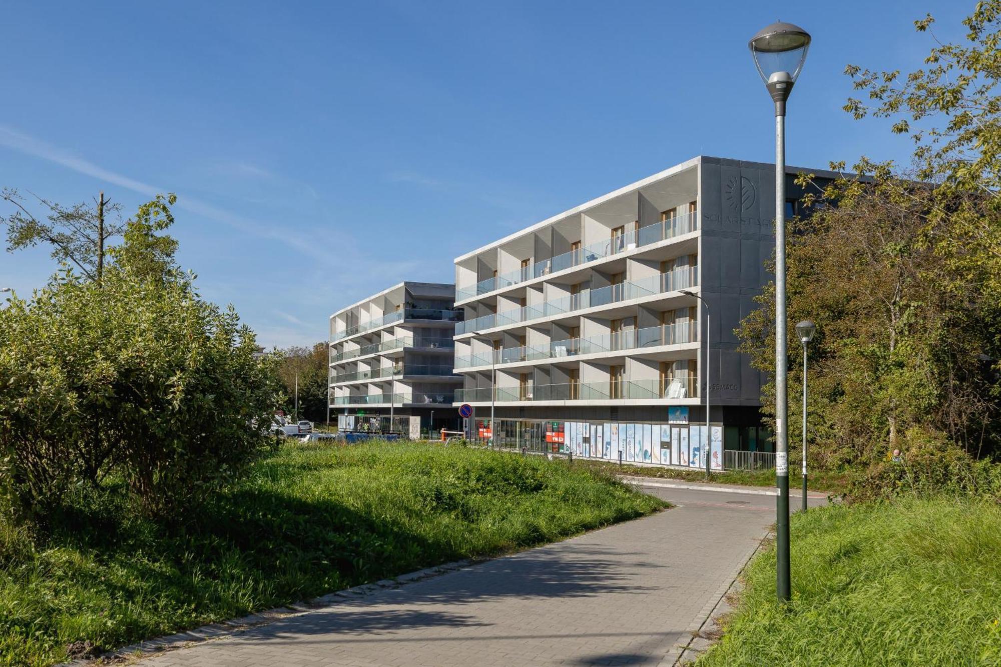 Bright Apartment In Krakow With Garden, Air Conditioning, Parking And Desk By Renters Prestige Luaran gambar