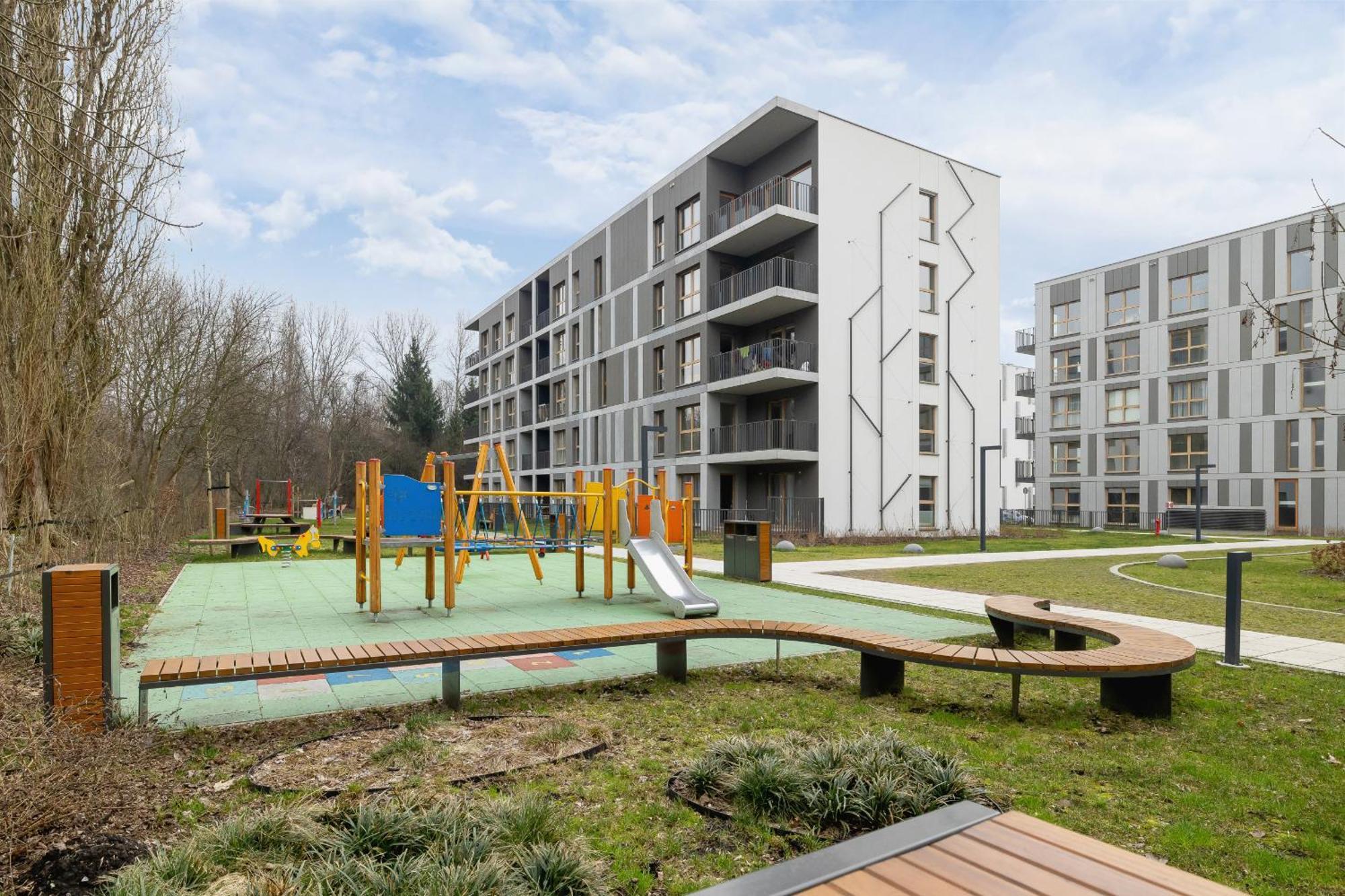 Bright Apartment In Krakow With Garden, Air Conditioning, Parking And Desk By Renters Prestige Luaran gambar